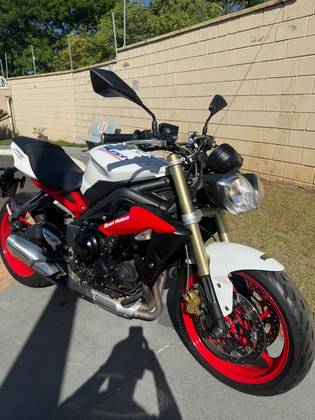 TRIUMPH STREET TRIPLE 675 ABS 